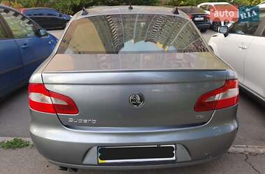 Лифтбек Skoda Superb 2009 в 