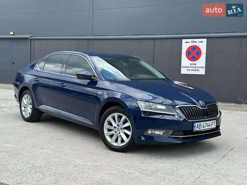 Лифтбек Skoda Superb 2016 в Киеве