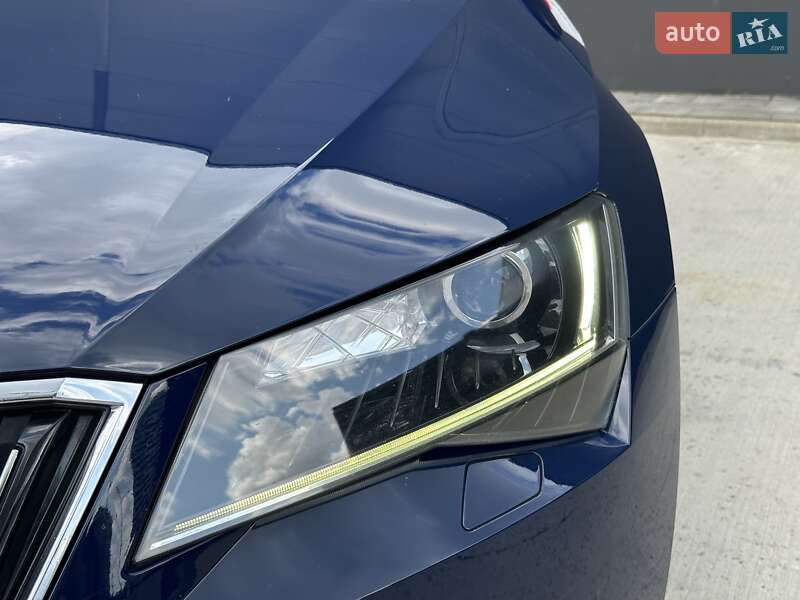 Лифтбек Skoda Superb 2016 в Киеве