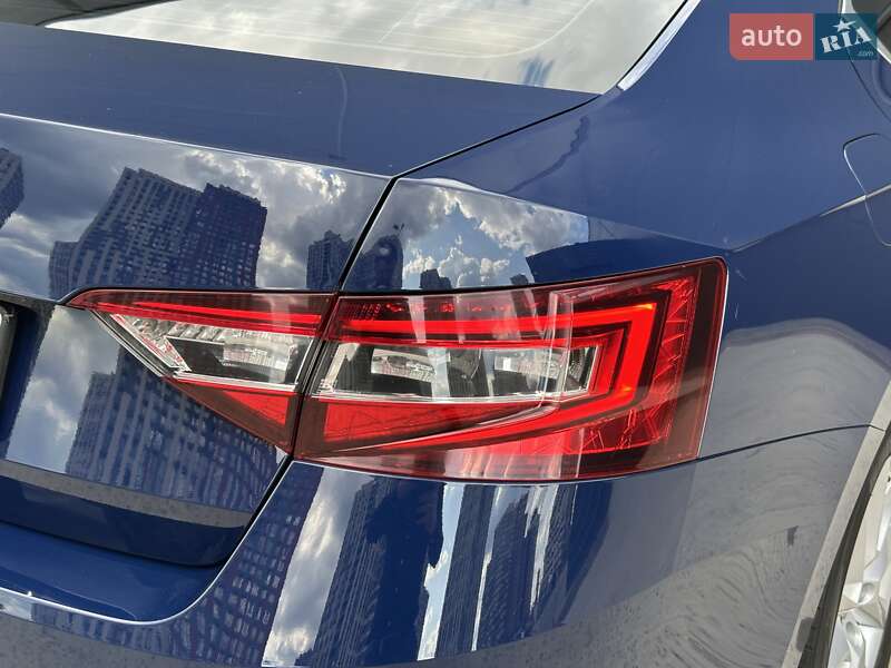 Лифтбек Skoda Superb 2016 в Киеве