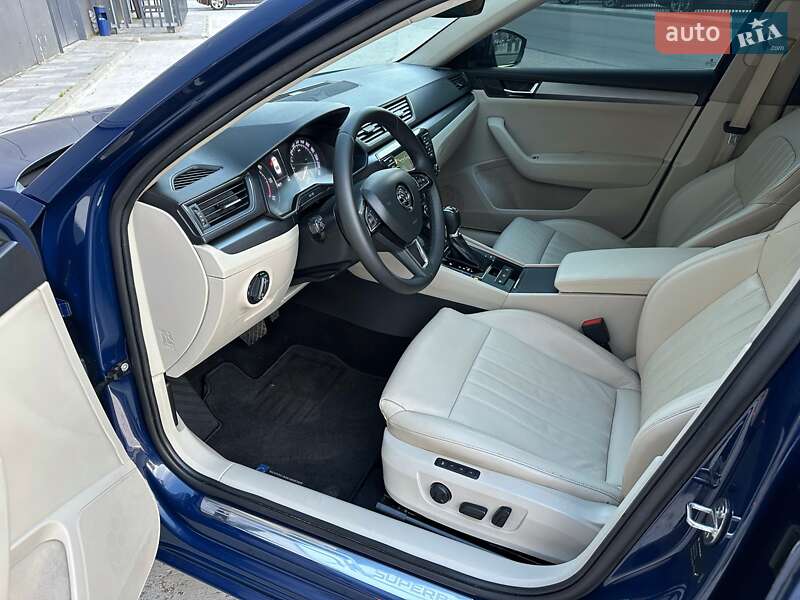 Лифтбек Skoda Superb 2016 в Киеве
