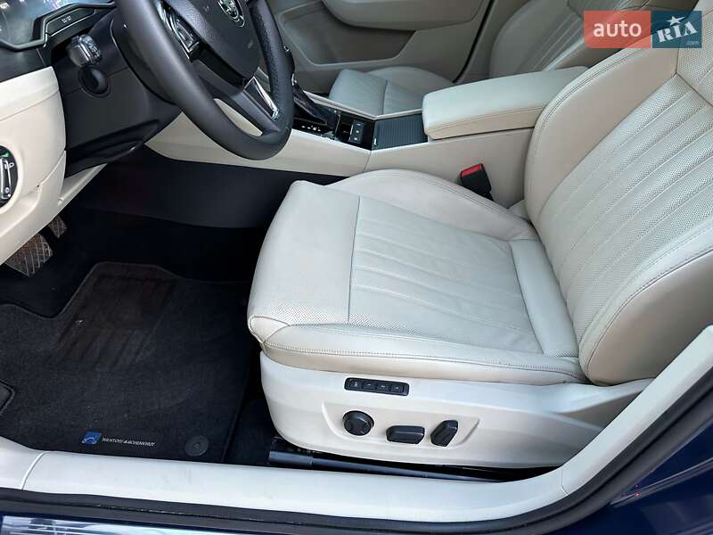 Лифтбек Skoda Superb 2016 в Киеве