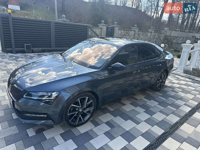 Лифтбек Skoda Superb 2020 в 