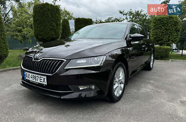 Лифтбек Skoda Superb 2017 в 