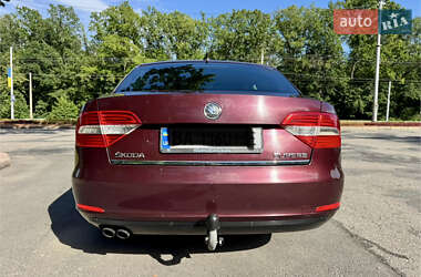Лифтбек Skoda Superb 2014 в 