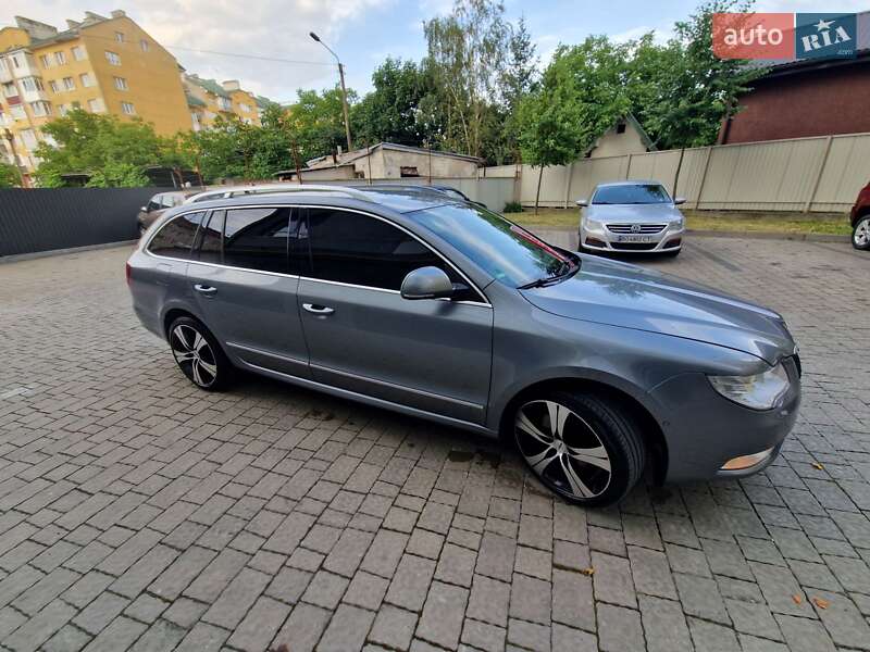 Универсал Skoda Superb 2010 в Ивано-Франковске