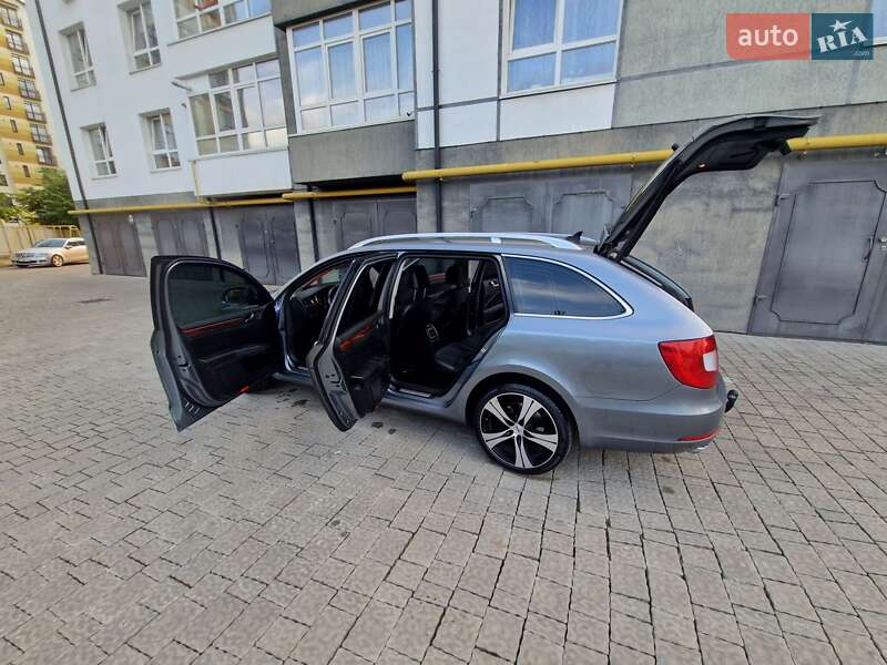 Универсал Skoda Superb 2010 в Ивано-Франковске