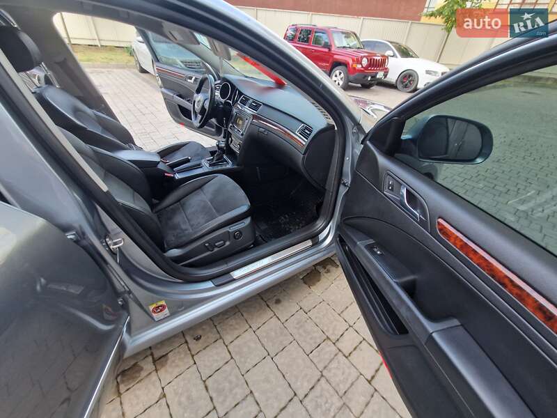 Универсал Skoda Superb 2010 в Ивано-Франковске