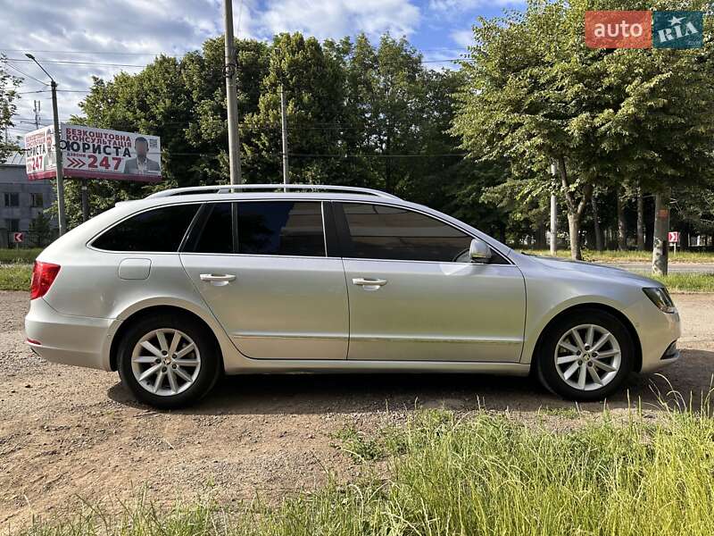 Универсал Skoda Superb 2013 в Черновцах