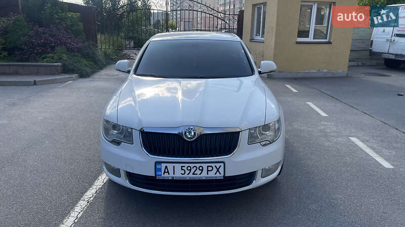 Лифтбек Skoda Superb 2010 в 