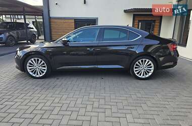 Лифтбек Skoda Superb 2016 в 
