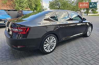 Лифтбек Skoda Superb 2016 в 