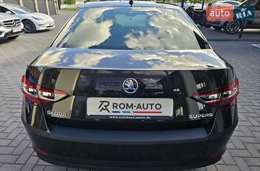Лифтбек Skoda Superb 2016 в 