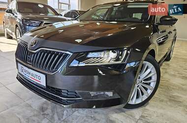 Лифтбек Skoda Superb 2016 в 