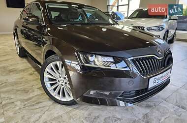 Лифтбек Skoda Superb 2016 в 