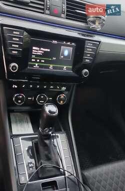 Лифтбек Skoda Superb 2015 в 