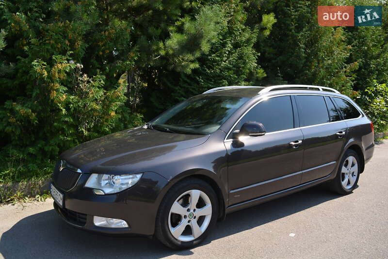 Универсал Skoda Superb 2010 в Ровно