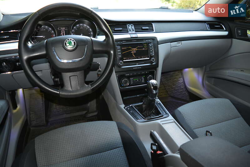Универсал Skoda Superb 2010 в Ровно