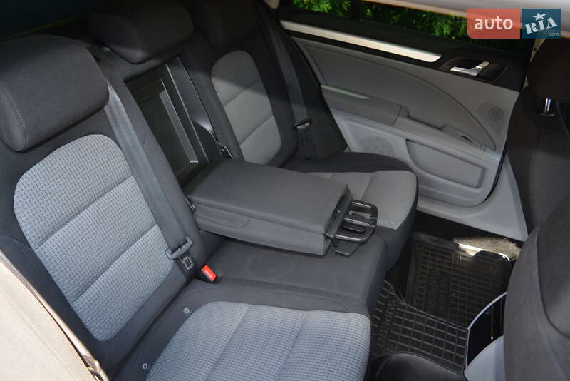 Универсал Skoda Superb 2010 в Ровно
