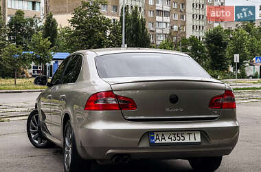 Лифтбек Skoda Superb 2012 в 