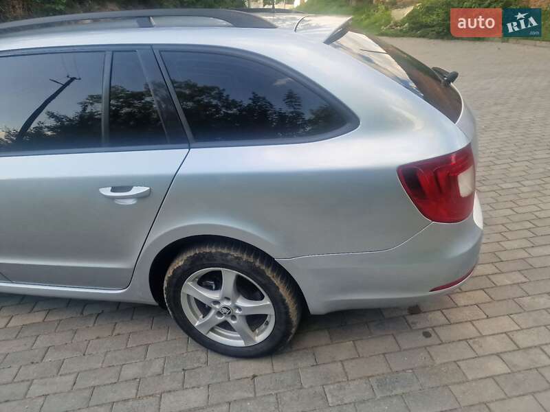 Универсал Skoda Superb 2011 в Кременце фото 34 Универсал Skoda Superb 2011 в Кременце