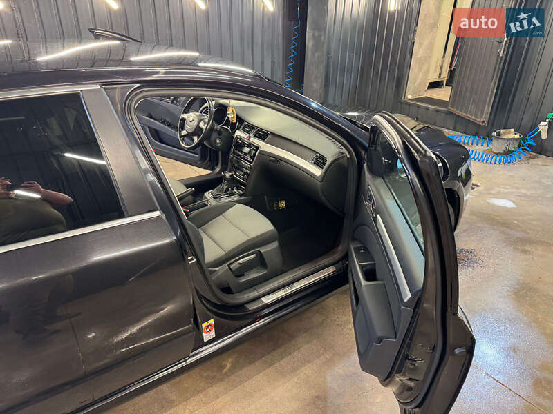 Лифтбек Skoda Superb 2011 в Киеве фото 4 Лифтбек Skoda Superb 2011 в Киеве