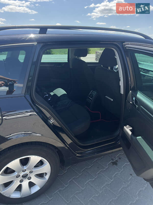 Універсал Skoda Superb 2012 в Чернівцях