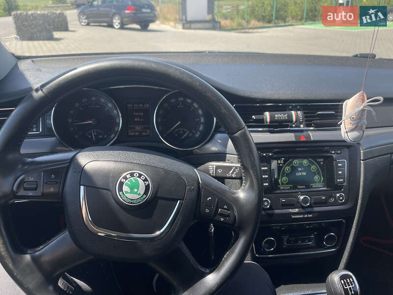 Універсал Skoda Superb 2012 в Чернівцях