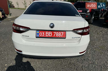 Лифтбек Skoda Superb 2017 в 