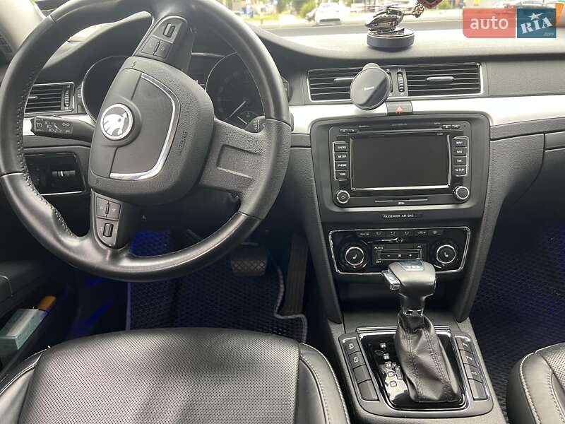 Универсал Skoda Superb 2011 в Киеве