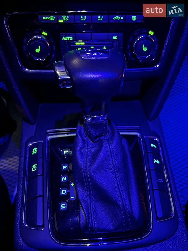 Универсал Skoda Superb 2011 в Киеве