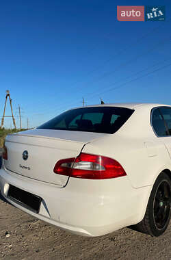 Лифтбек Skoda Superb 2009 в 