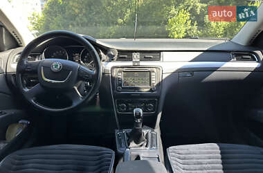 Лифтбек Skoda Superb 2012 в 