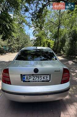 Лифтбек Skoda Superb 2005 в 