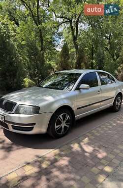 Лифтбек Skoda Superb 2005 в 
