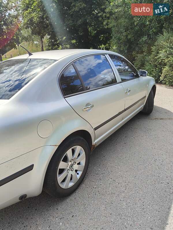 Лифтбек Skoda Superb 2002 в Полтаве