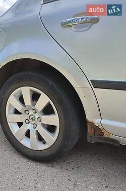 Лифтбек Skoda Superb 2002 в 