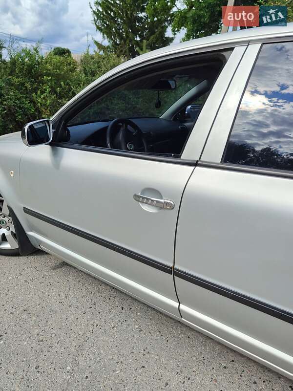 Лифтбек Skoda Superb 2002 в Полтаве