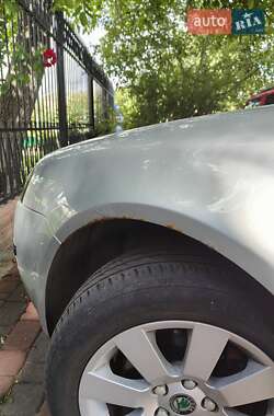 Лифтбек Skoda Superb 2002 в 