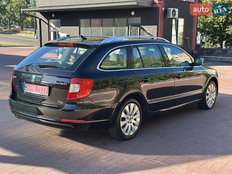Универсал Skoda Superb 2012 в Ровно