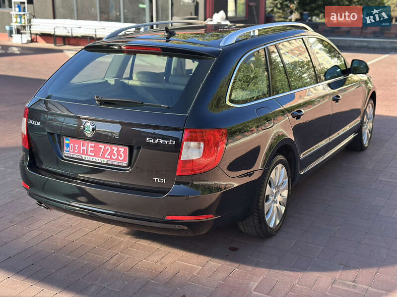 Универсал Skoda Superb 2012 в Ровно