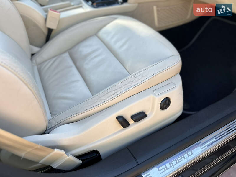 Универсал Skoda Superb 2012 в Ровно