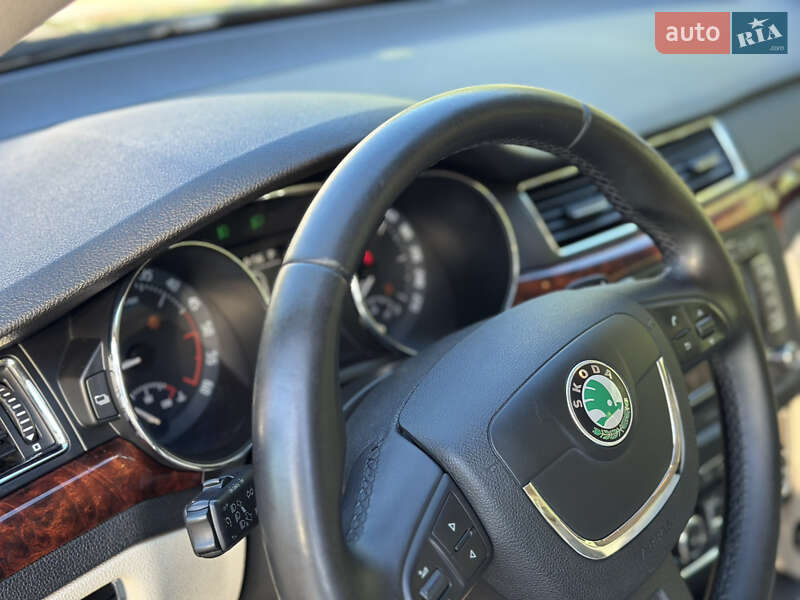 Универсал Skoda Superb 2012 в Ровно
