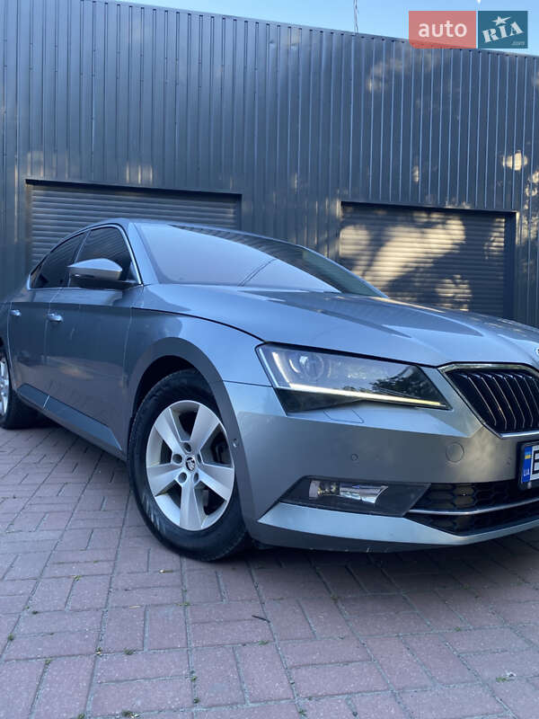 Лифтбек Skoda Superb 2015 в Кропивницком