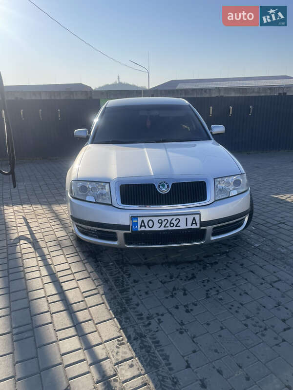 Лифтбек Skoda Superb 2006 в Мукачево