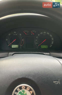 Лифтбек Skoda Superb 2006 в 