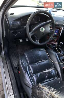 Лифтбек Skoda Superb 2002 в 