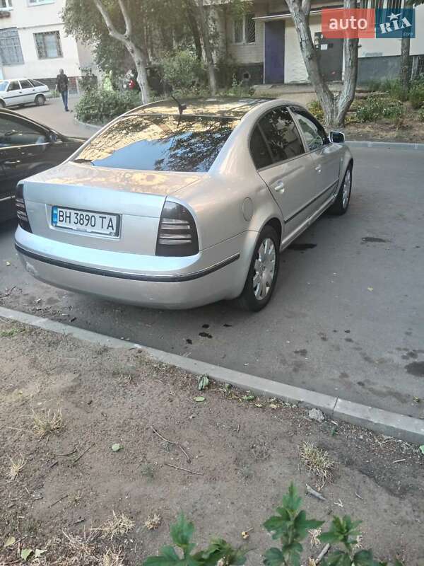 Лифтбек Skoda Superb 2005 в Одессе