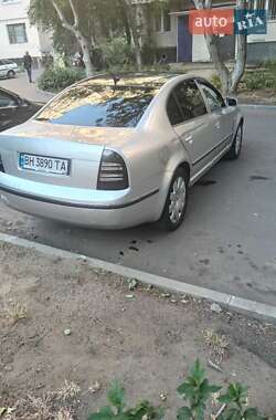 Лифтбек Skoda Superb 2005 в 