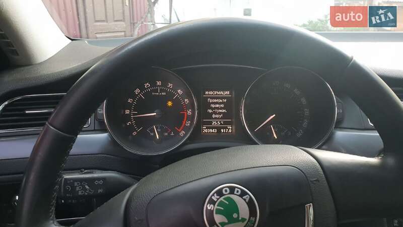 Универсал Skoda Superb 2011 в Долине